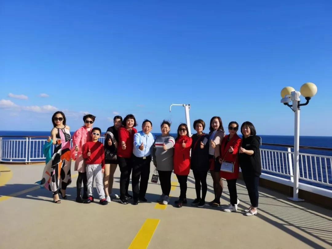 【美業(yè)峰會(huì)】天姿團(tuán)隊(duì)參加2018中華美業(yè)海上嘉年華盛典