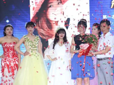 這年我們青春正好！天姿學(xué)校“微笑天使”頒獎(jiǎng)典禮隆重舉行