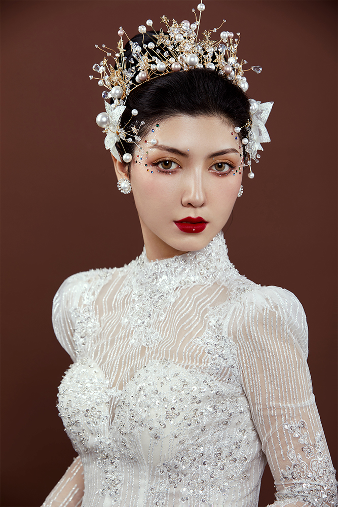 Light luxury輕奢主義星鉆妝感