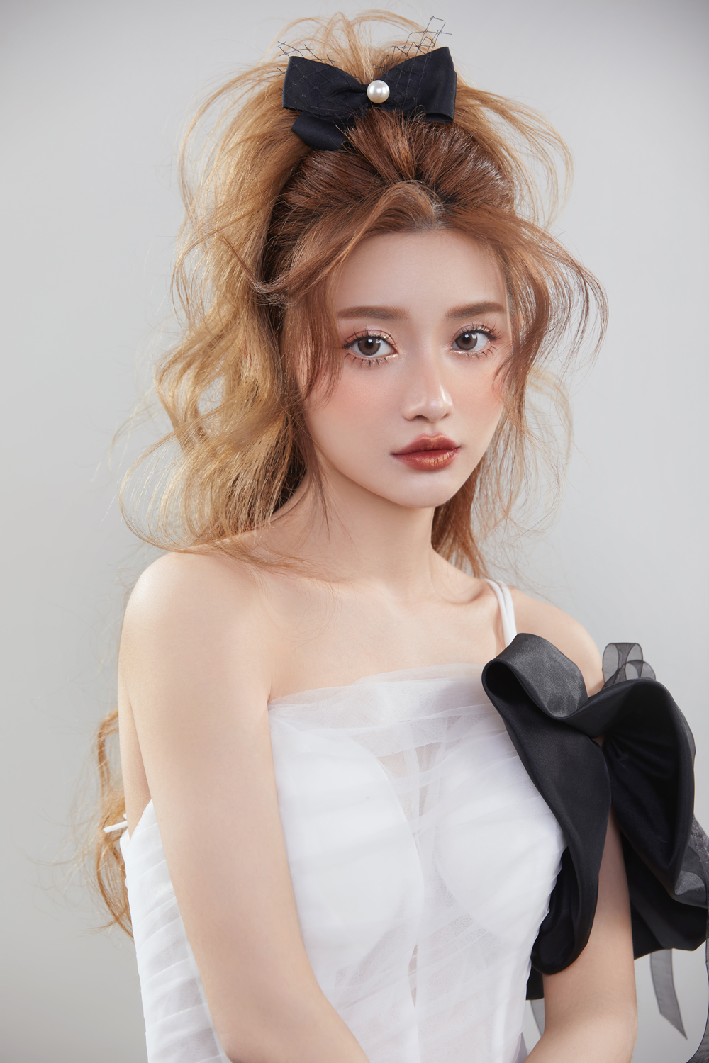 微醺奶橘妝感 蝴蝶結公主風披發(fā)